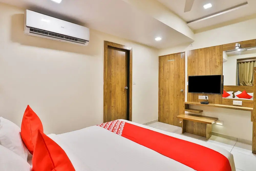 OYO 22673 Hotel Suncity