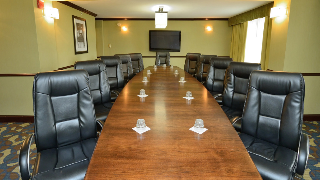 Holiday Inn Chicago Oakbrook by IHG