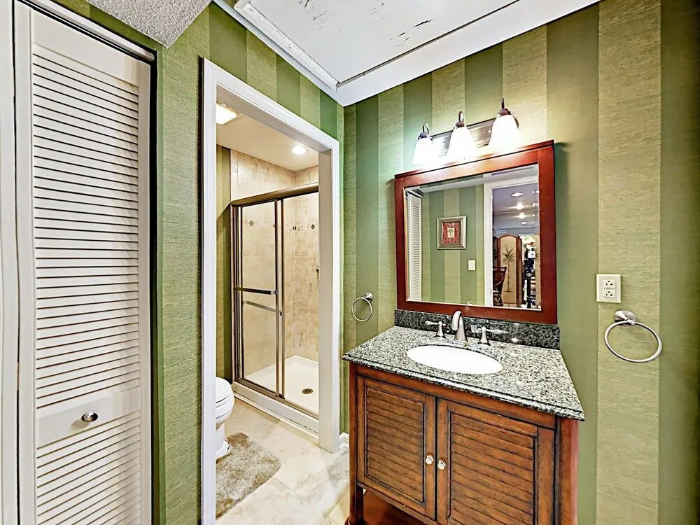 Queens Grant Unit 740 - 2 Br Condo