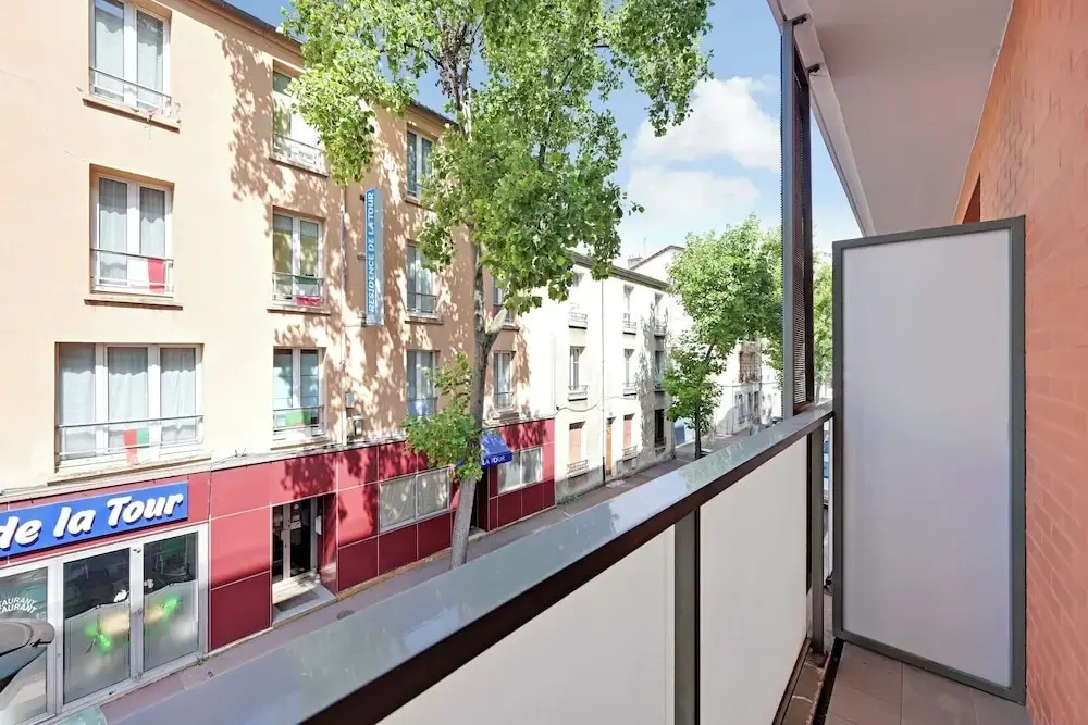 Charming Apartment - 2br-4p- Balcony- Malakoff