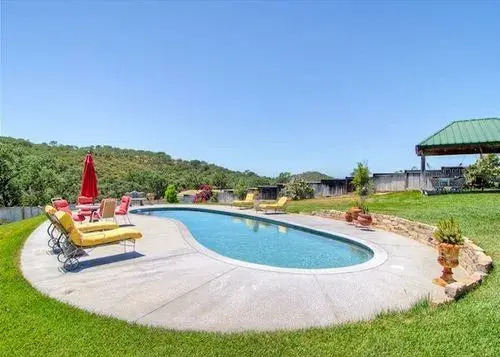 Judy Creek 4 Br home by RedAwning