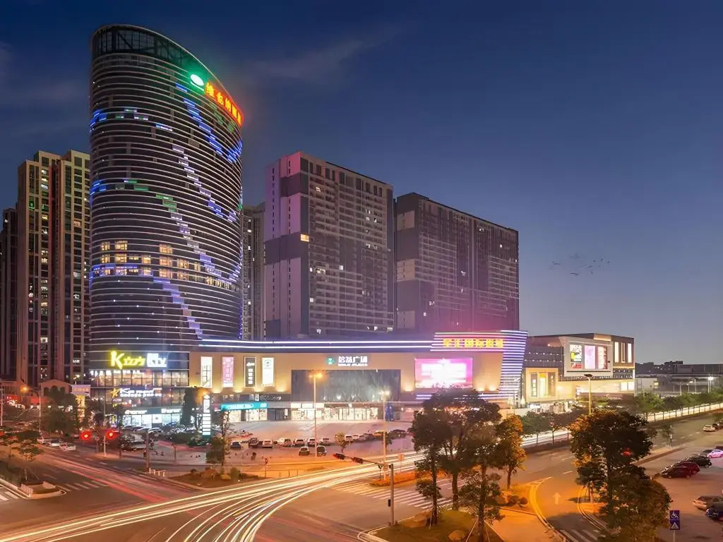 Vienna Hotel (Foshan jiujiang xinji plaza store)