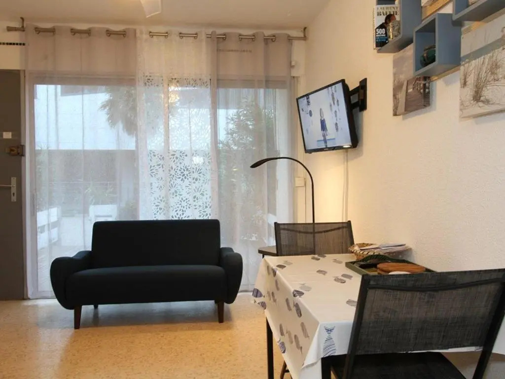 Appartement Balaruc-les-Bains, 1 pièce, 2 personnes - FR-1-553-128