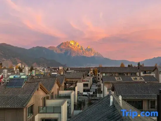Ulysses Snow Mountain View Holiday Villa (Shuhe Ancient Town Store)