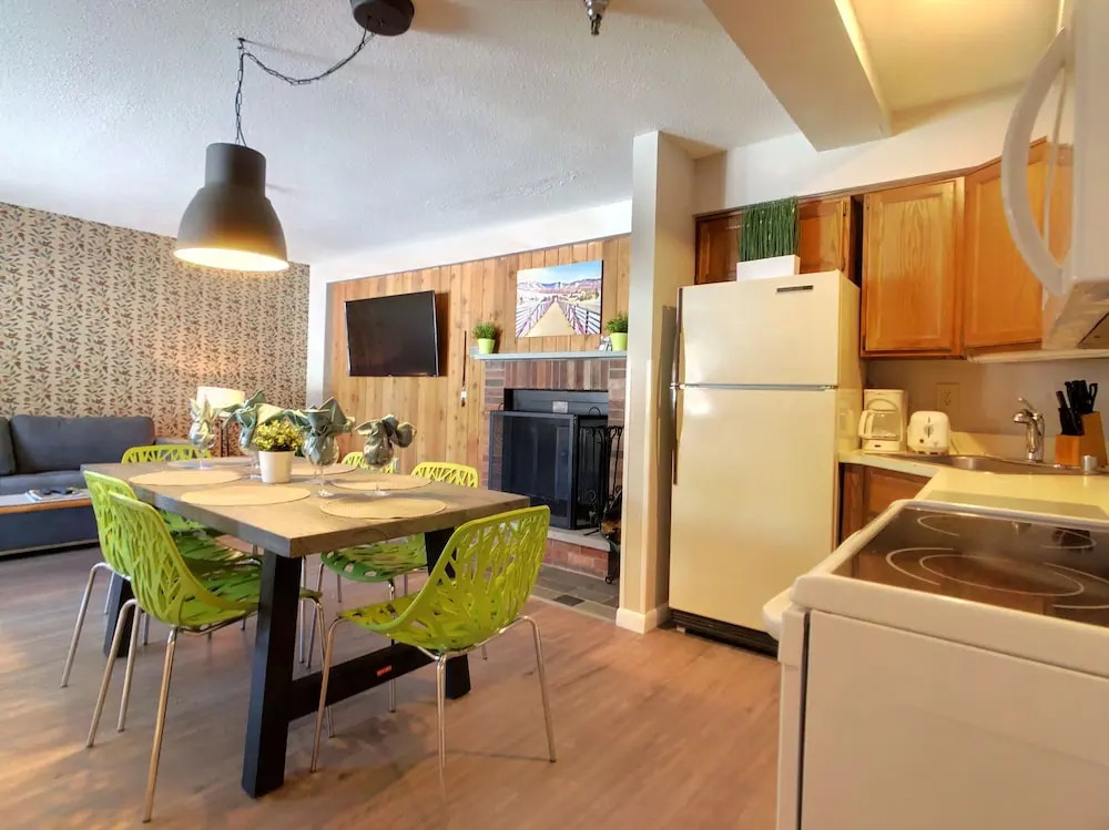 MG 3C16 - Wow!  Location. Views. Pool. Sauna. Shops.  2 Bedrooms