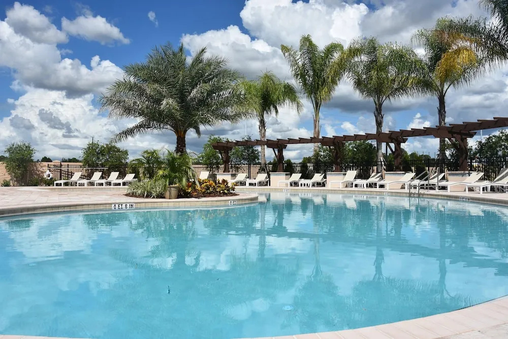 Nov Special 3 bed West Lucaya ID: 168863