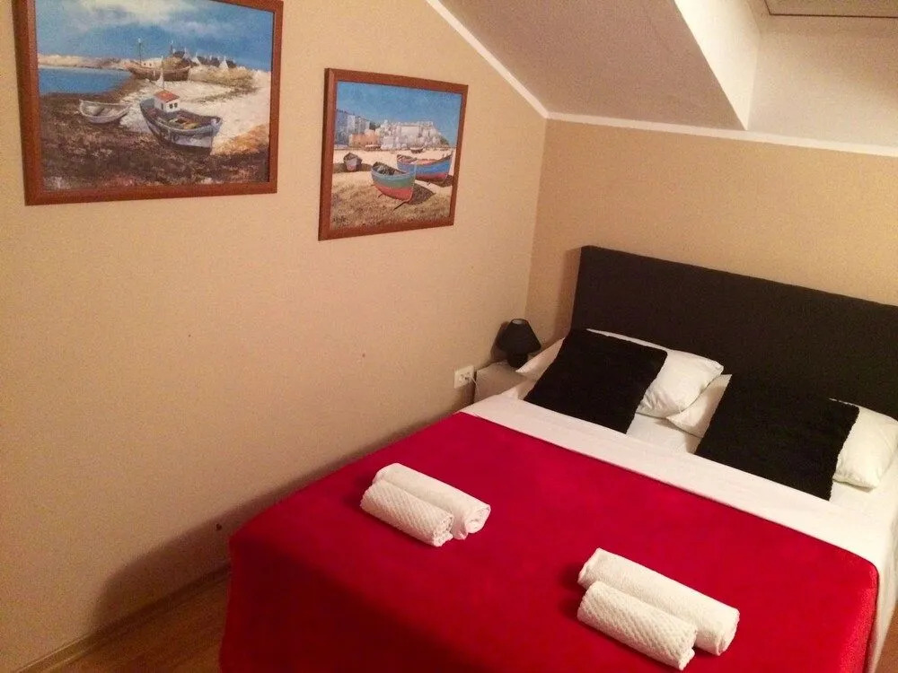Apartments Four You-with sea view