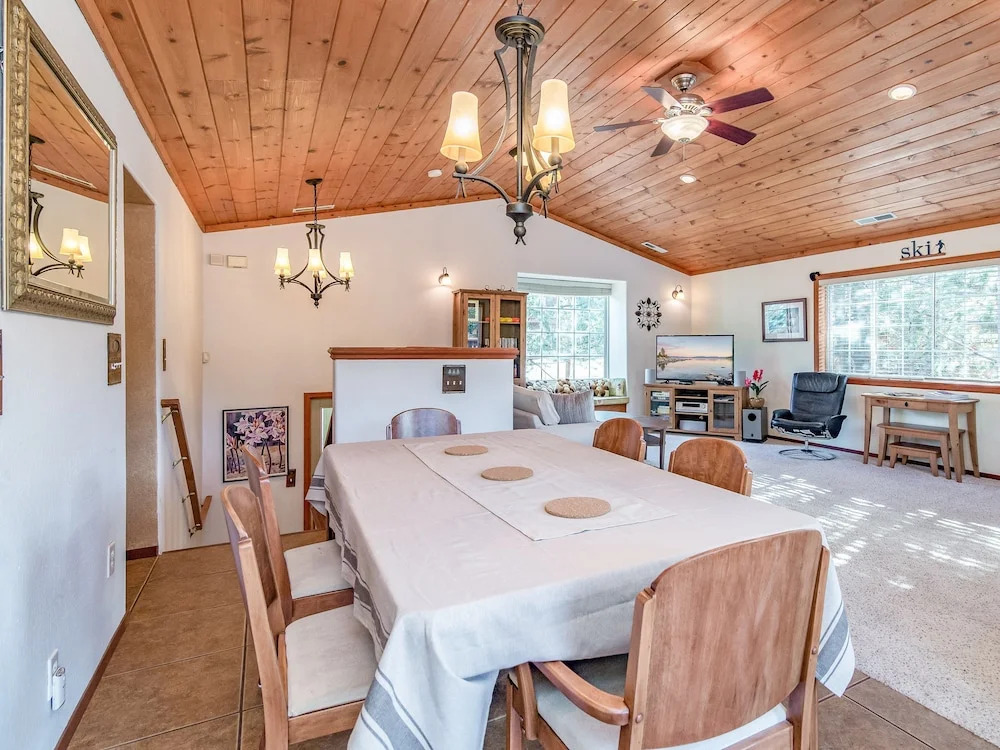 14029 Northwoods Blvd Home