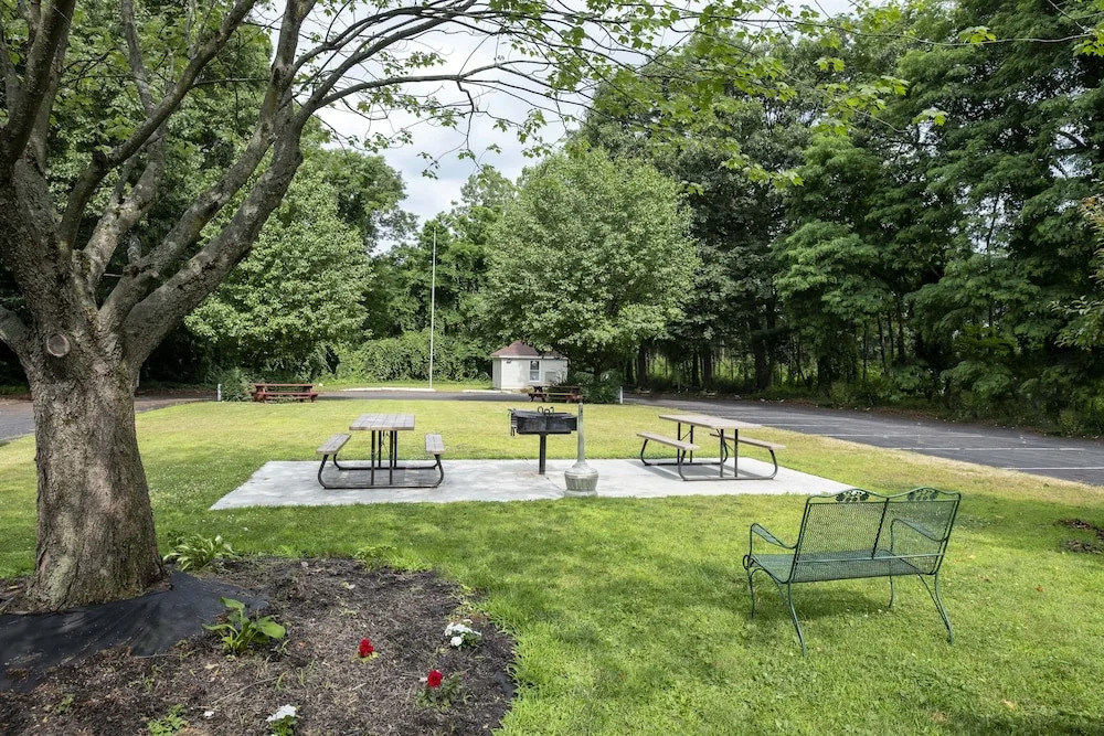Inn At Clifton Park