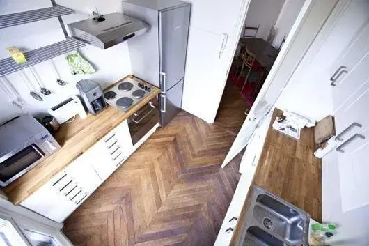 Guibert Halldis Apartment