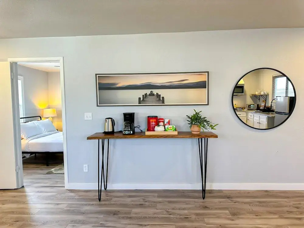 Vintage Gem in Prime Location Cozy 1BR Oasis