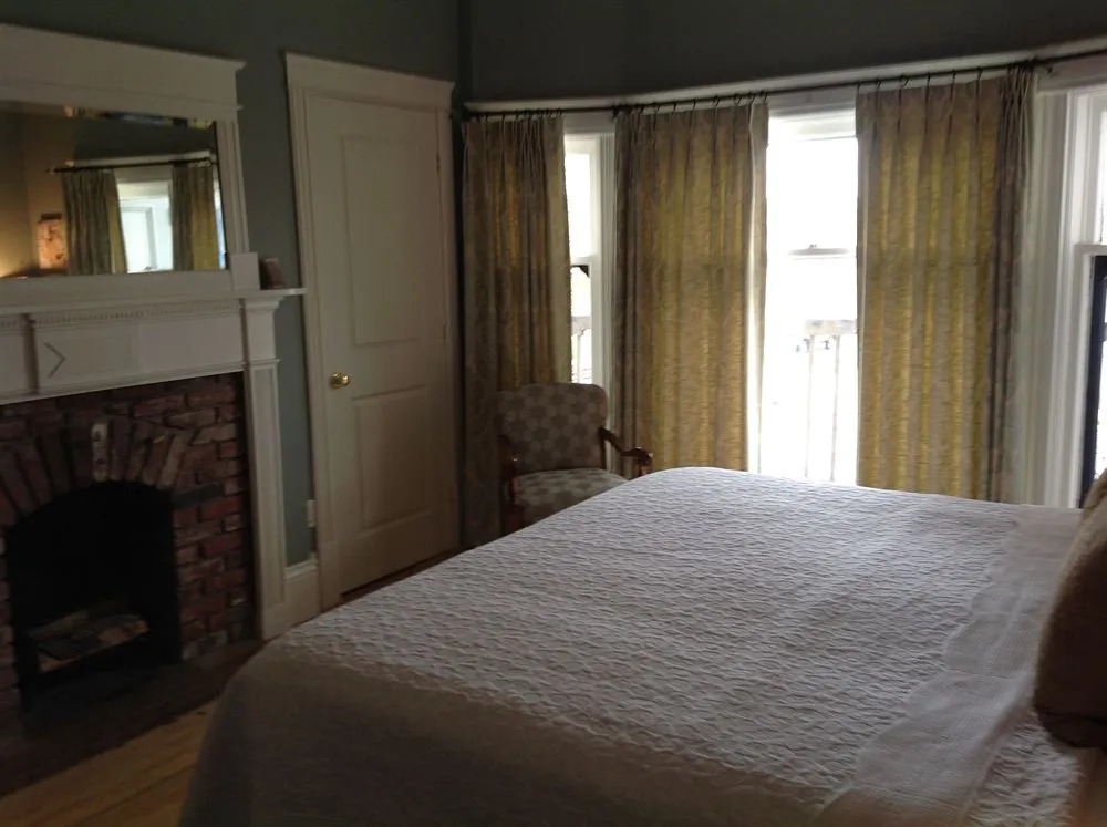 AUBERGE inn thyme