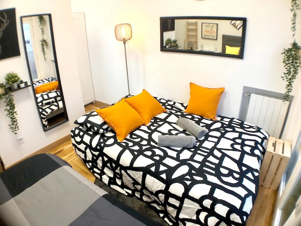 Studio in Madrid, With Wonderful City View and Wifi