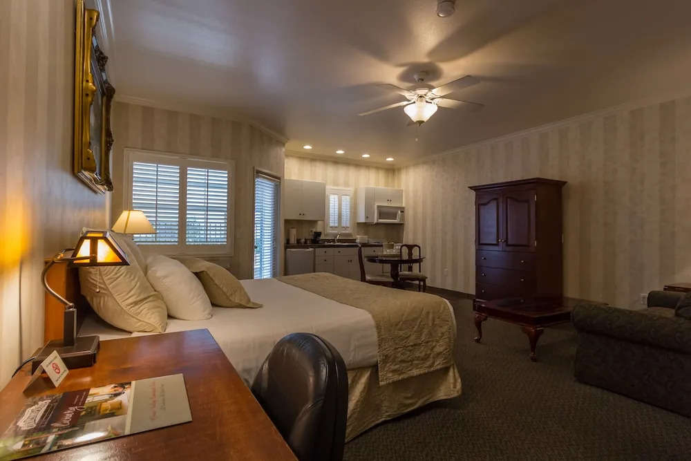 Grass Valley Courtyard Suites