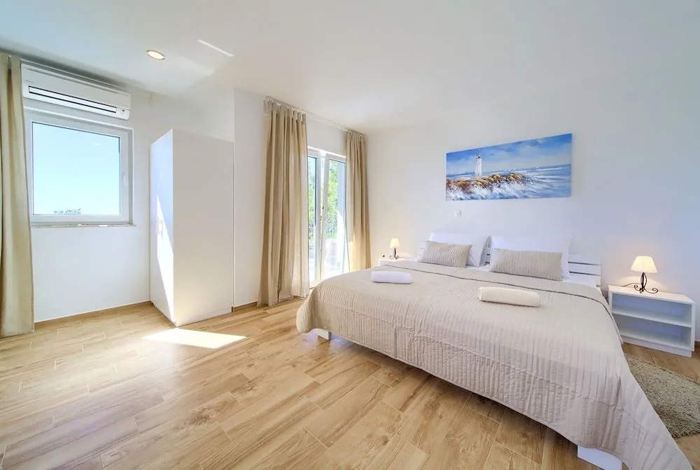 Villa St Martin-Reef - Exclusive Seafront Villa with Private Heated Pool