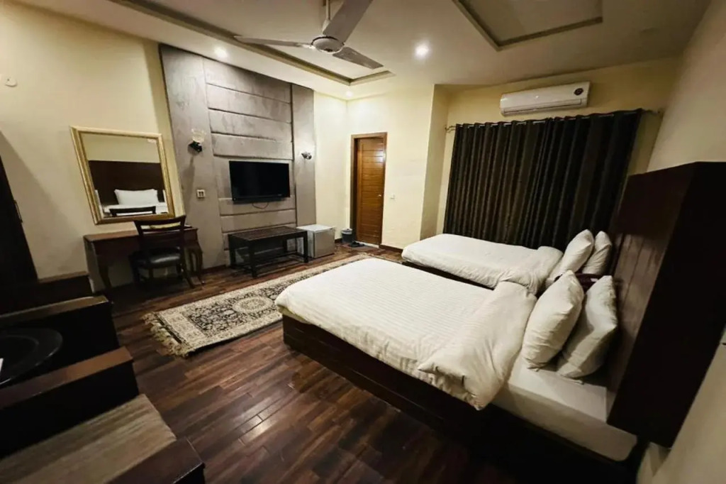 Shelton’s Rezidor Lahore