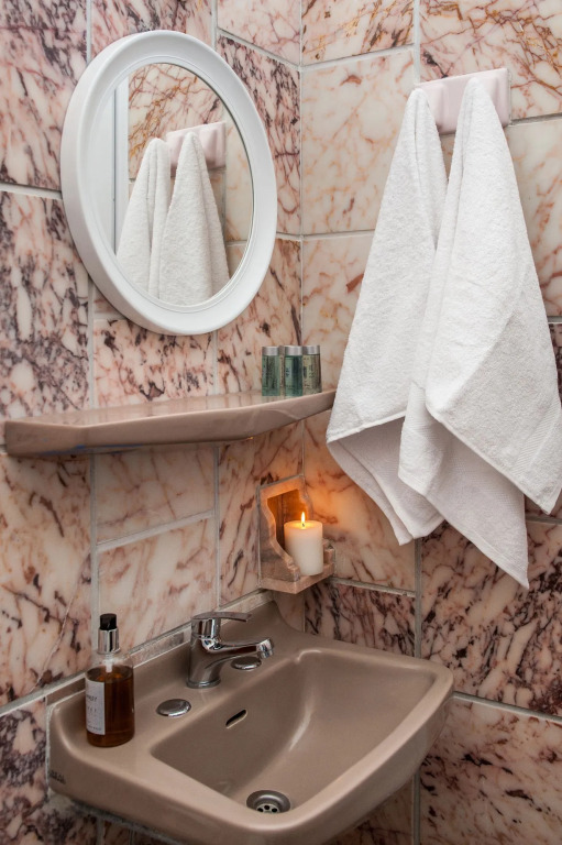 Join Us Low Cost Rooms