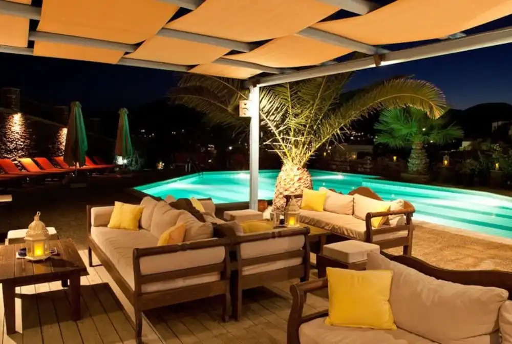 Alexandros Hotel