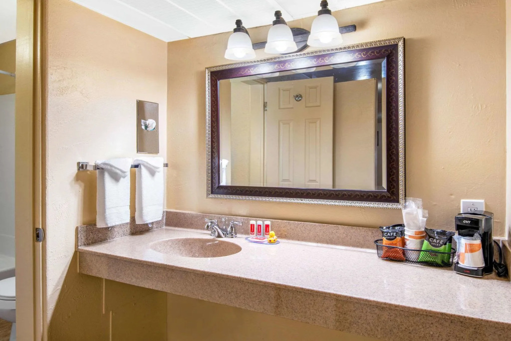 Econo Lodge  Inn & Suites Durango