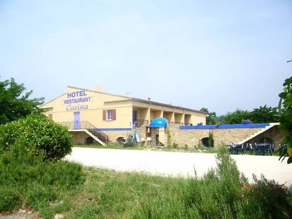 Hotel Carina-Très Grande Piscine-Local à Vélo