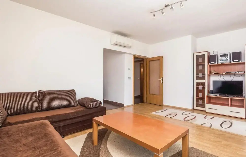 Stunning Home in Brsec With Wifi and 3 Bedrooms