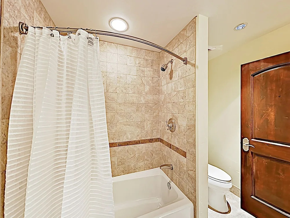 New Listing! Luxe Mountain-view W/ Hot Tubs 3 Bedroom Condo