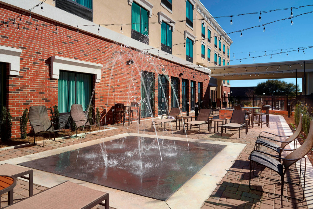 Courtyard by Marriott LaGrange