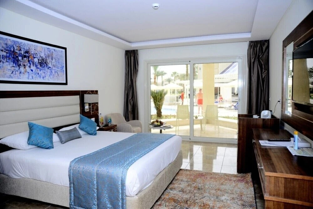 Beach albatros resort Azrak VIP Package