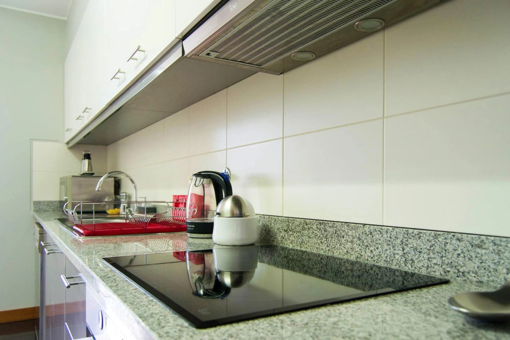 Apartment with 2 Bedrooms in Caniço, with Wonderful Sea View, Furnished Terrace And Wifi