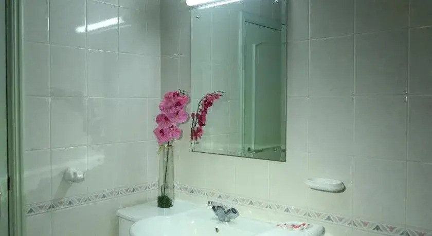 Awal Residence فندق أوال