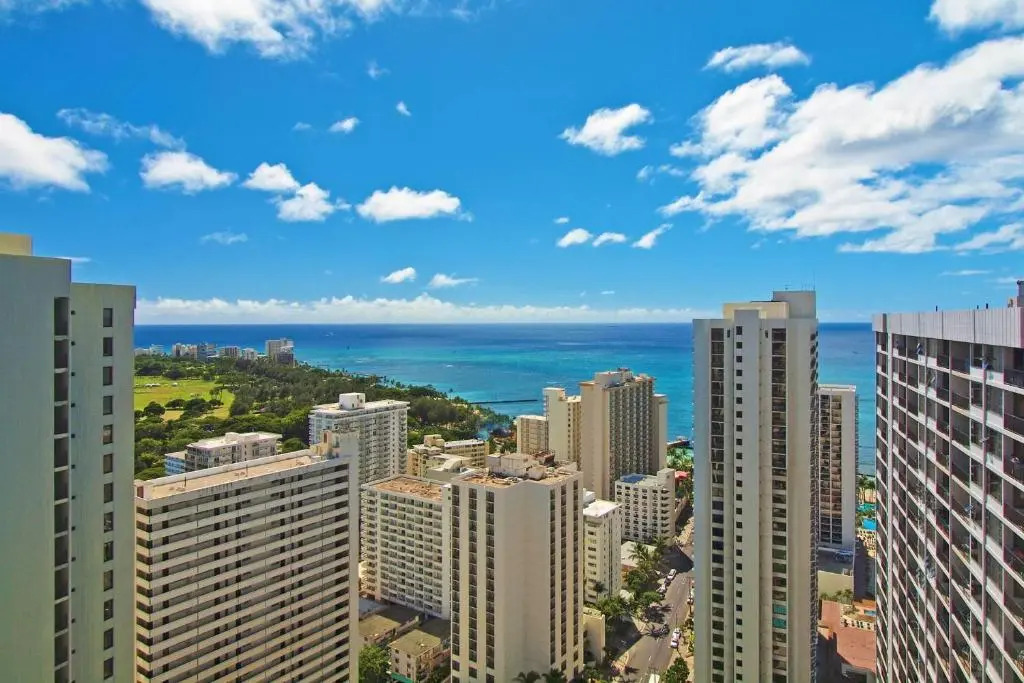 Waikiki Banyan #3810-T2