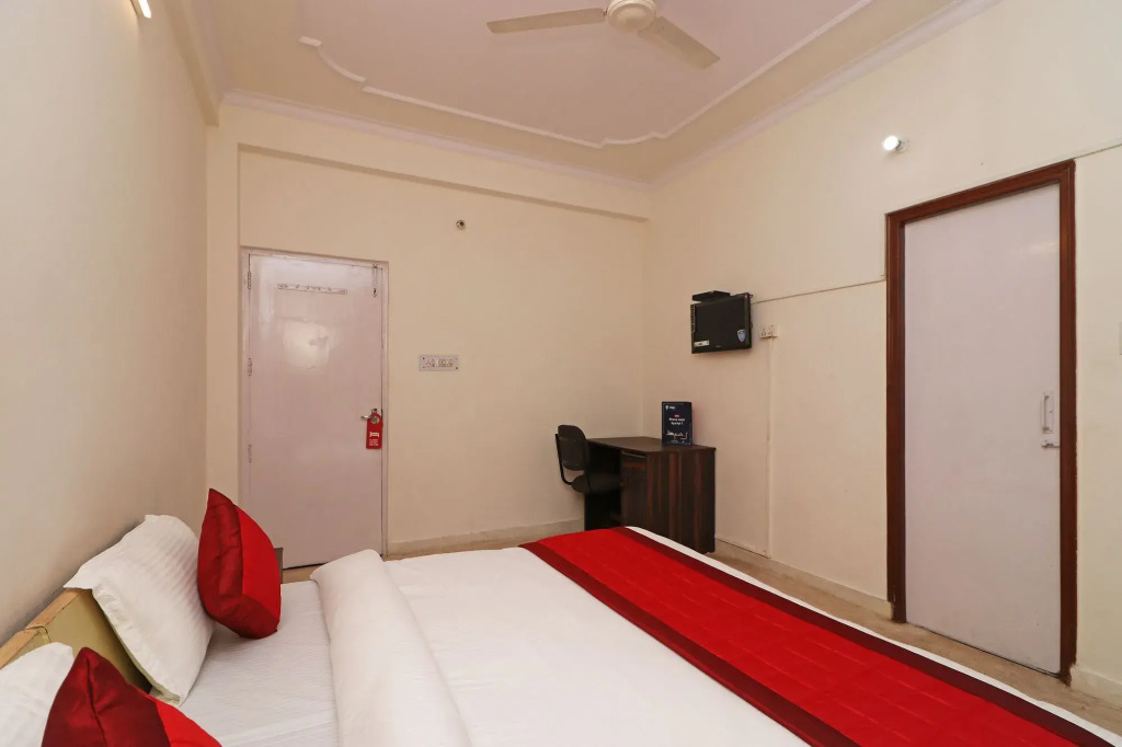 Golden Castle Lodge by OYO Rooms