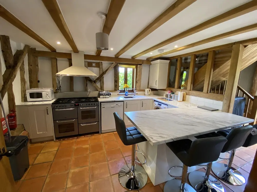 Brundish, Suffolk Large 4-bed Barn Stunning!