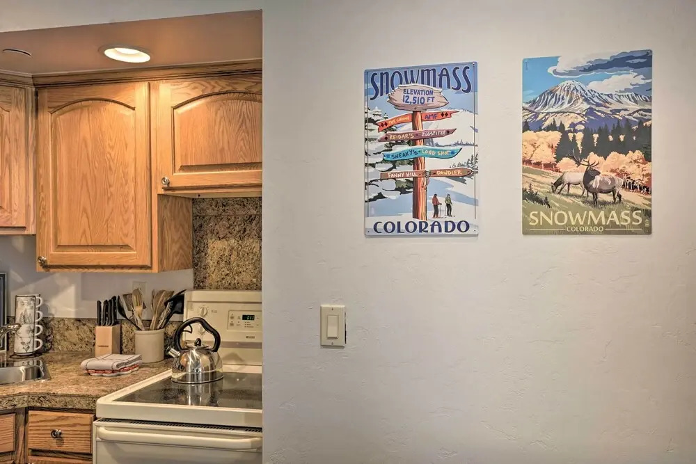 Ski Lovers Studio w/ Easy Pool + Hot Tub Access!