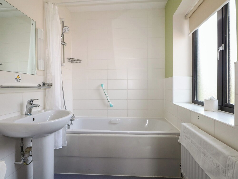 Marine Court Second-floor Double Bedroom With Bathroom