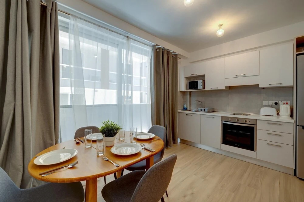 Modern Apartment Close to Amenities