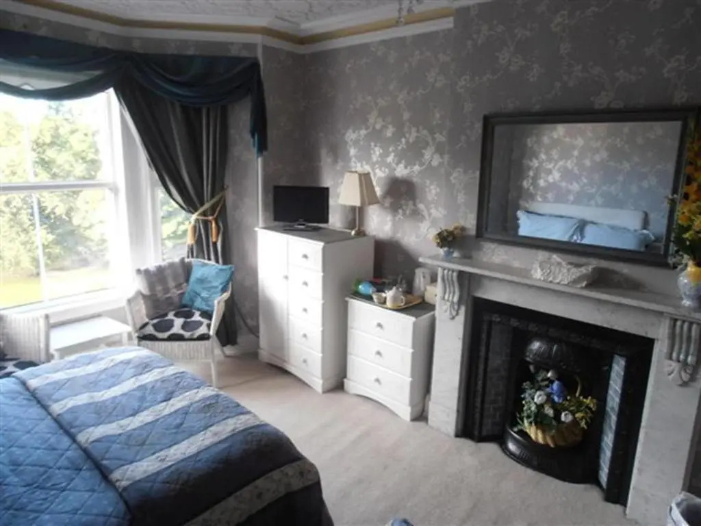 Riverside Guest House