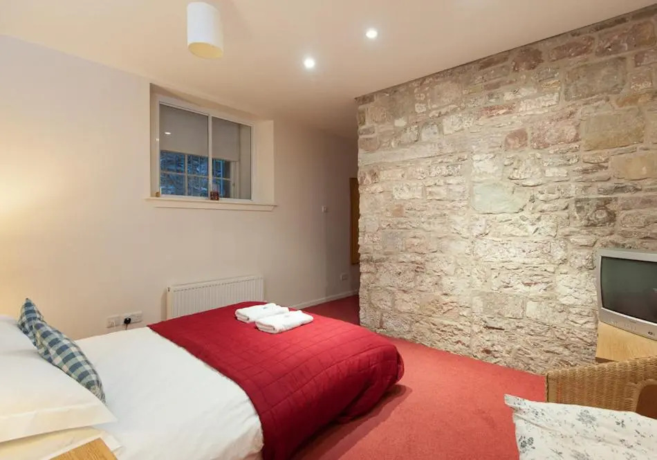 Edmonstone Suite Old Town
