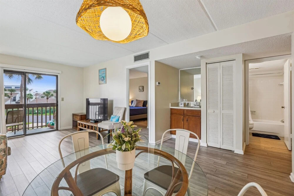 Courtyard Villa 1208