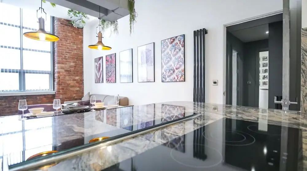 1-bed Loft Apartment - Free Parking, Central
