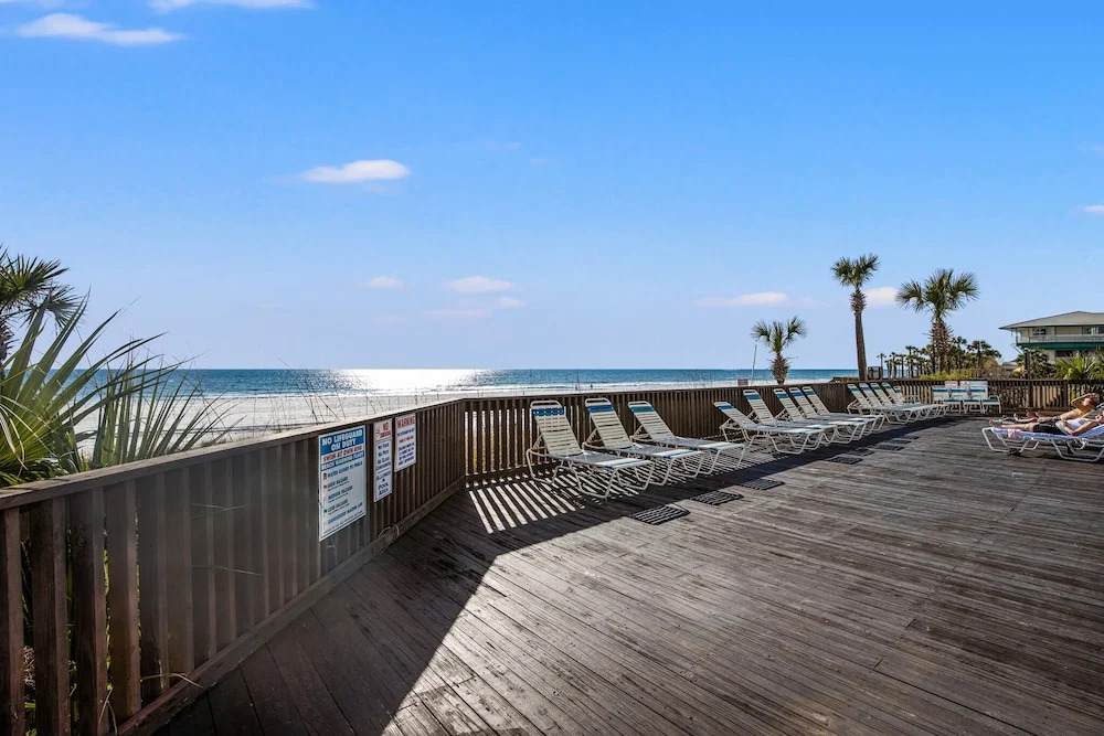 Beach Haven! 2BR 2BA Sleeps 6! Coastal Paradise Awaits!