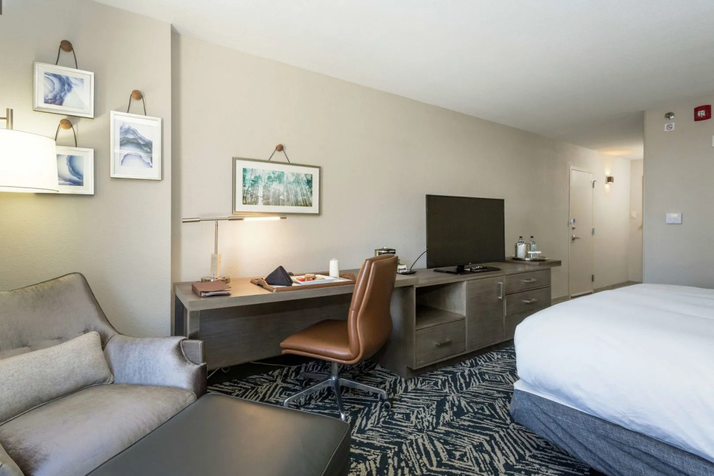 Doubletree by Hilton Harrisonburg