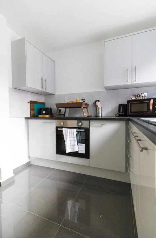 Ideal Home Away in Bury