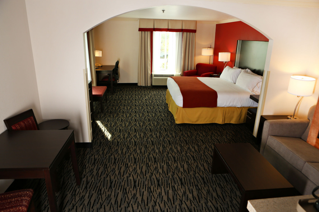 Holiday Inn Express Hotel & Suites - Sumter by IHG