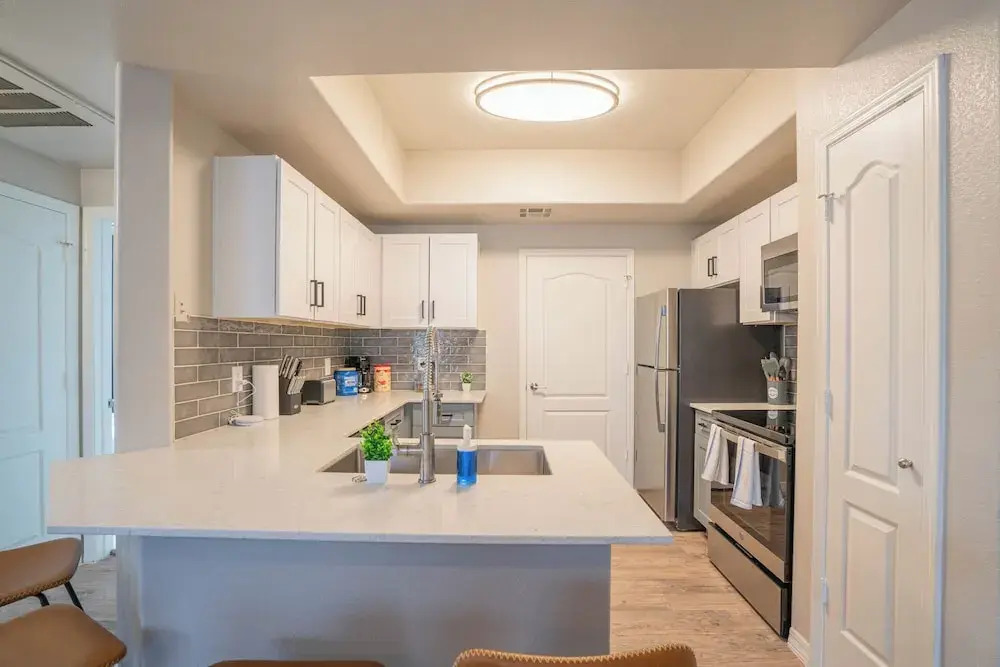ROVE LIVING/KB - Lex on Central