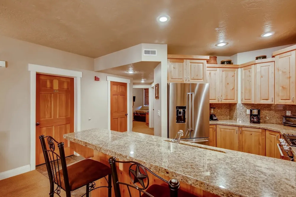 Town Pointe B203 3 Bedroom Condo by RedAwning