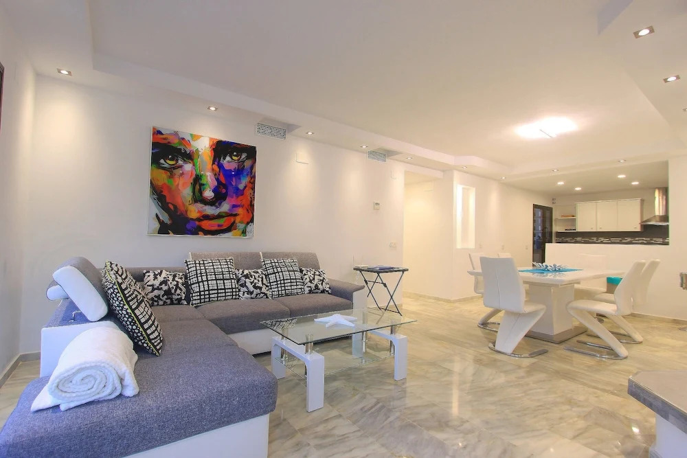 1155 Beachfront 3 Apartments 70 Mtr Golden Beach 7Bedroom 3Pool