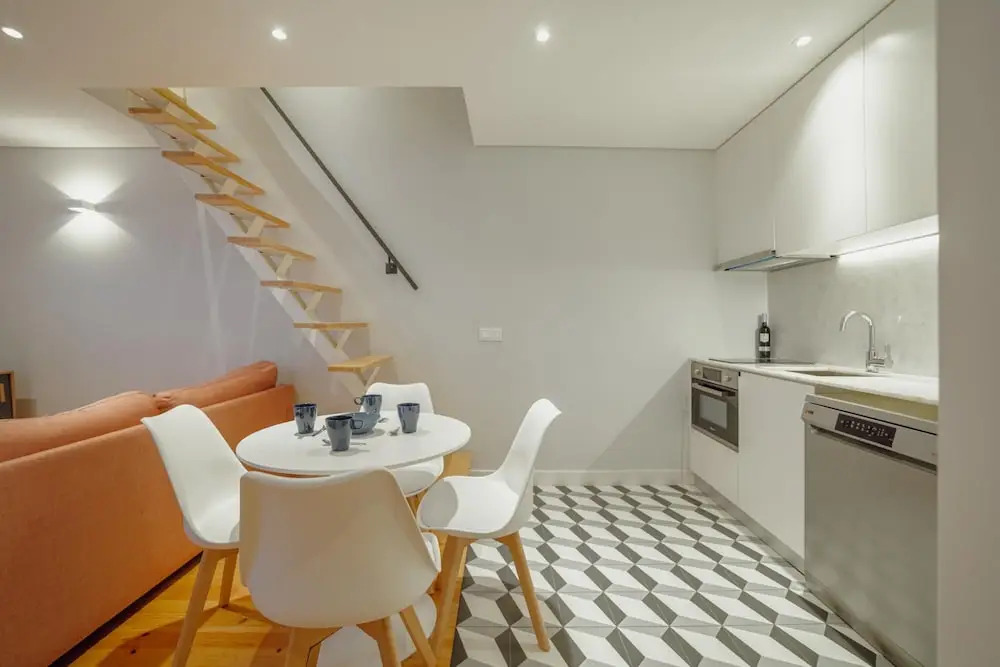 Downtown Amazing Duplex by Vacationy