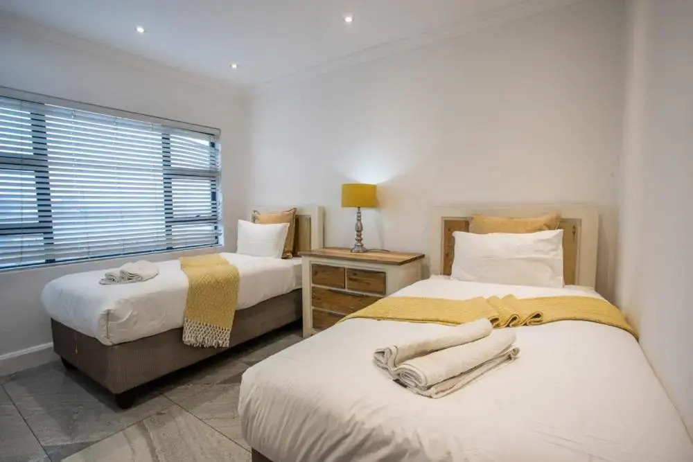 uSHAKA WATERFRONT - PALATIAL PRIVATE PENTHOUSE