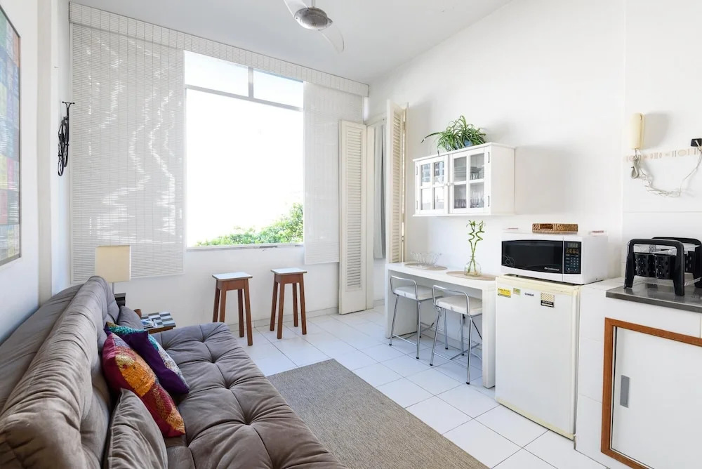 Comfort in Ipanema 2 Blocks From the Beach Vp604